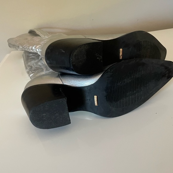 Woman Silver Embroidered Western Cowgirl Boots - Size 6 - Picture 6 of 13